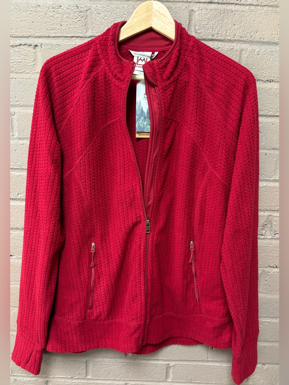 Avalanche NWT Women's Red Zip-Up  Jacket L